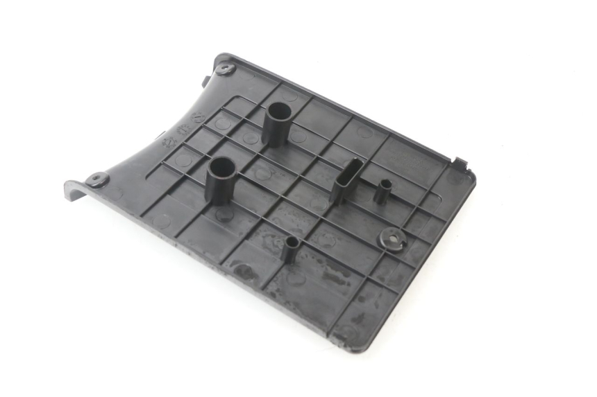 photo de BATTERY COVER KYMCO LIKE 2T 50 (2009 - 2018) - Zoom on usage condition