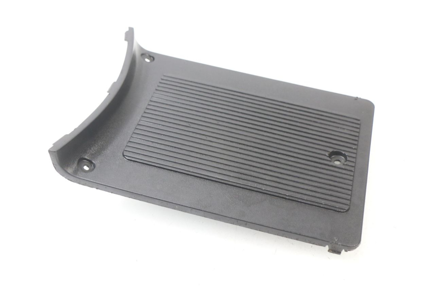 photo de BATTERY COVER KYMCO LIKE 2T 50 (2009 - 2018) - Alternative perspective