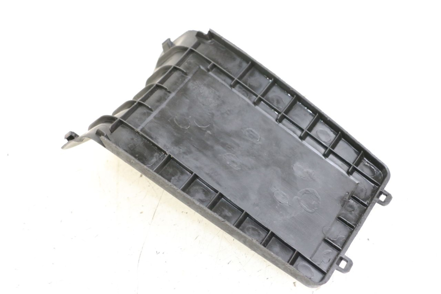 photo de BATTERY COVER PEUGEOT KISBEE 4T 50 (2018 - 2022)