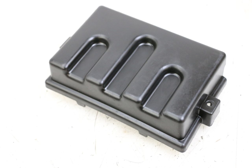 photo de BATTERY COVER PEUGEOT SPEEDFIGHT 4 2T 50 (2015 - 2019)