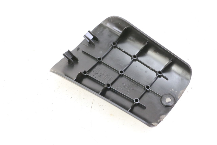 photo de BATTERY COVER PEUGEOT TKR TREKKER FURIOUS 50 (2005 - 2014)