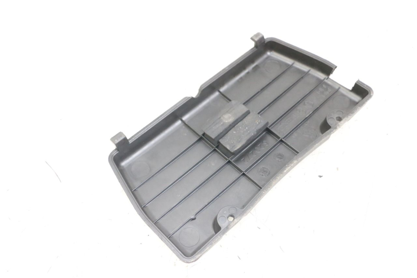 photo de BATTERY COVER PIAGGIO X8 125 (2004 - 2007)