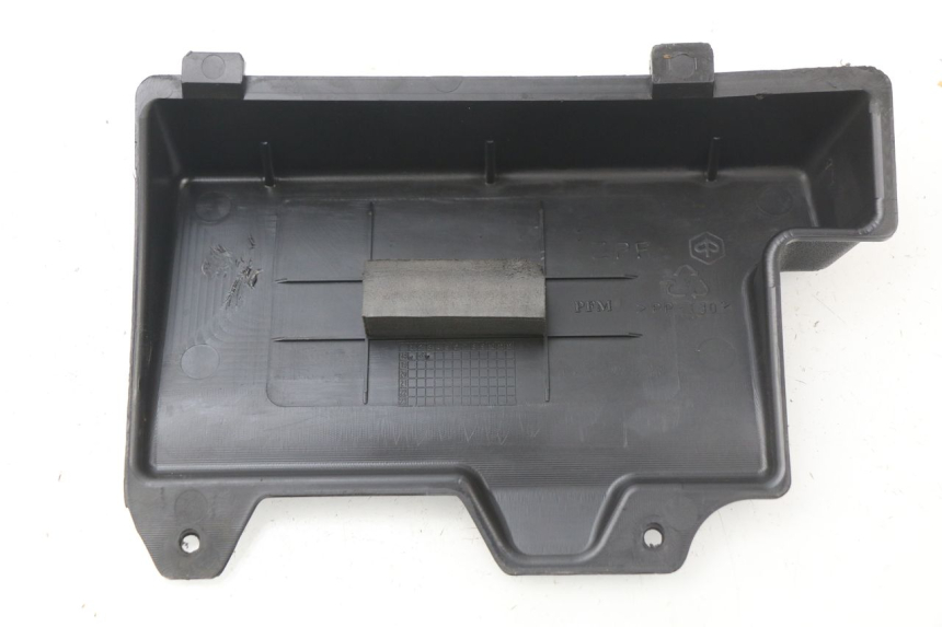 photo de BATTERY COVER PIAGGIO ZIP 4T 50 (2018 - 2020)