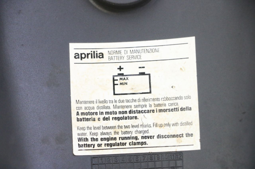 photo de BATTERY COVER APRILIA RALLY AC 50 (1995 - 2004)