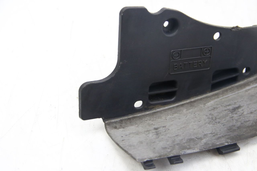 photo de BATTERY COVER SUZUKI BURGMAN 125 (2007 - 2014)