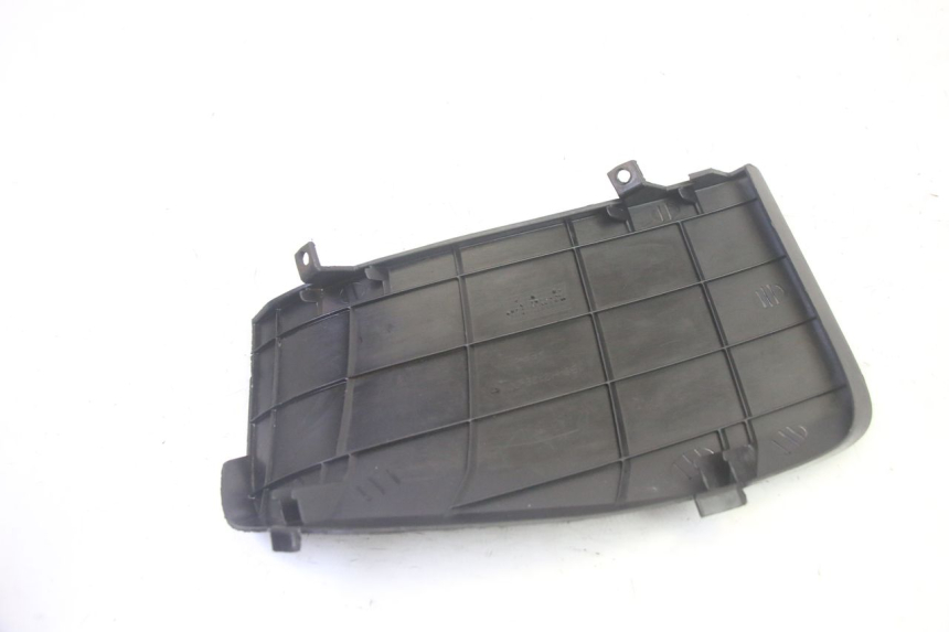 photo de BATTERY COVER YAMAHA XMAX X-MAX 125 (2006 - 2009) - Alternative perspective