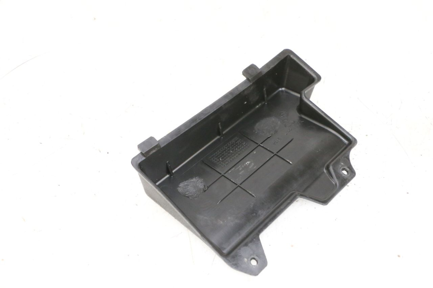 photo de BATTERY COVER PIAGGIO ZIP 2T 50 (2009 - 2019) - Zoom on usage condition