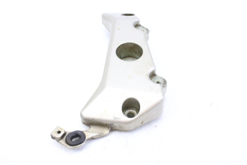 photo de RIGHT SIDE LATERAL FRAME COVER HONDA CBF 500 (2004 - 2007) - Technical close-up