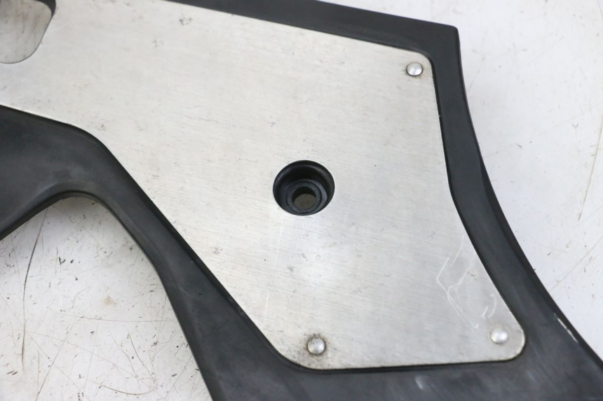 photo de RIGHT SIDE FRAME COVER HONDA CBR F 1000 (1993 - 1996)