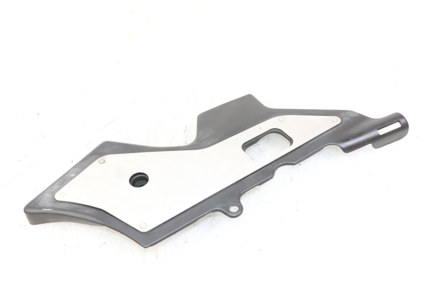 photo de RIGHT SIDE FRAME COVER HONDA CBR F 1000 (1993 - 1996)