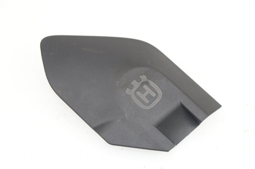 photo de RIGHT SIDE FRAME COVER HUSQVARNA SVARTPILEN 701 690 (2019 - 2020)