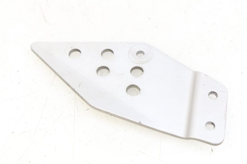 photo de RIGHT SIDE LATERAL FRAME COVER KAWASAKI Z 750 (2007 - 2013)
