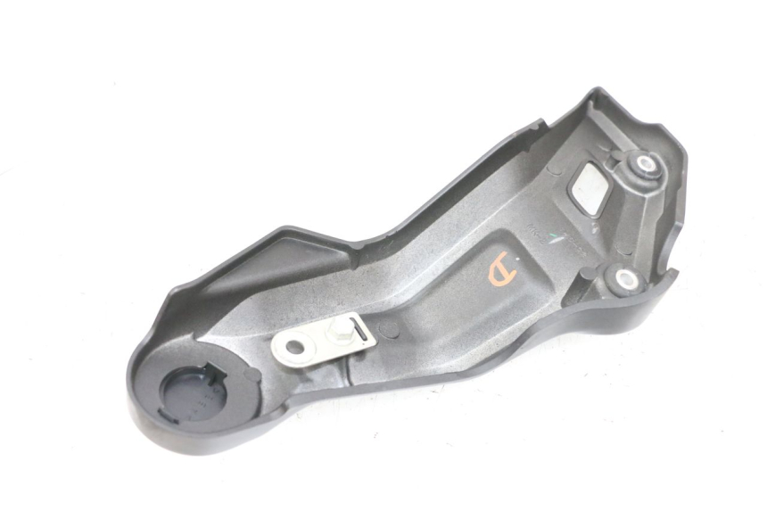 photo de RIGHT SIDE FRAME COVER YAMAHA MT-07 MT07 ABS 700 (2018 - 2020) - Zoom on usage condition