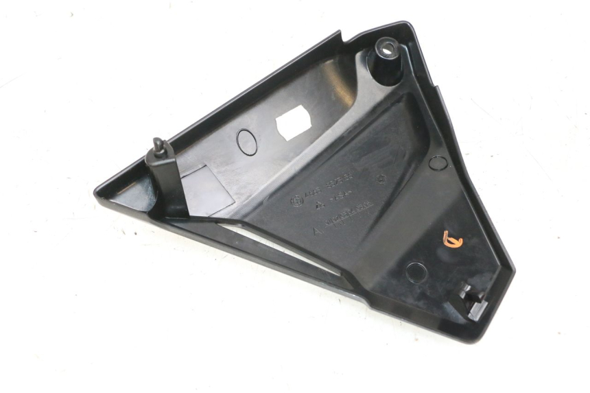 photo de RIGHT SIDE FRAME COVER BMW R GS 1250 (2021 - 2024) - Zoom on usage condition