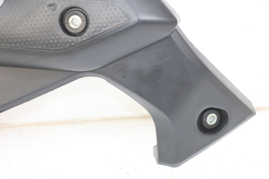 photo de RIGHT SIDE FRAME COVER YAMAHA XJ6 ABS 600 (2008 - 2016)