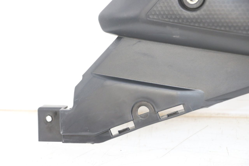 photo de RIGHT SIDE FRAME COVER YAMAHA XJ6 ABS 600 (2008 - 2016)