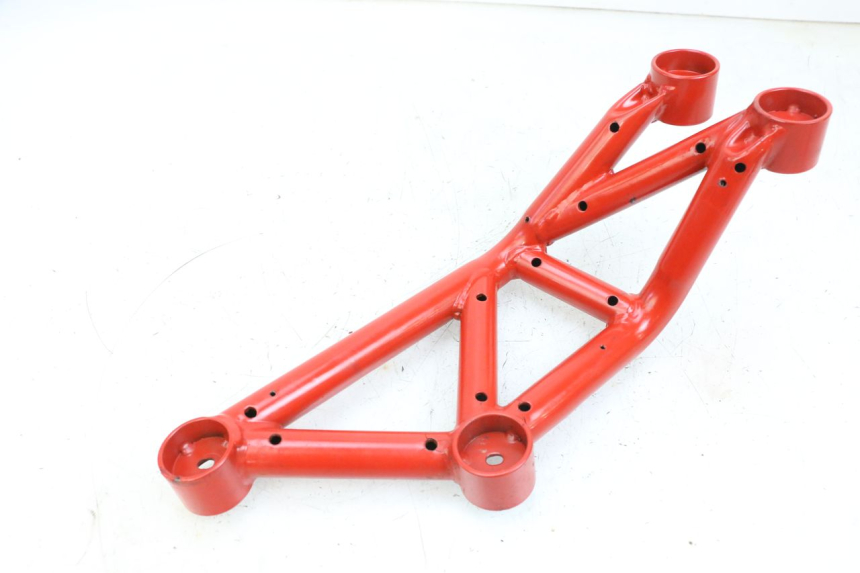 photo de LEFT SIDE FRAME COVER MAG POWER BOMBERS 4T 50 (2016 - 2026) - Fixing points details