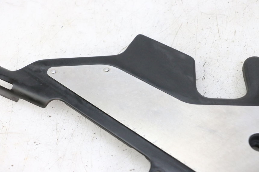 photo de LEFT SIDE FRAME COVER HONDA CBR F 1000 (1993 - 1996)