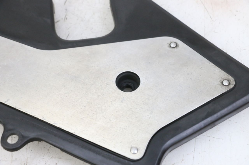 photo de LEFT SIDE FRAME COVER HONDA CBR F 1000 (1993 - 1996)