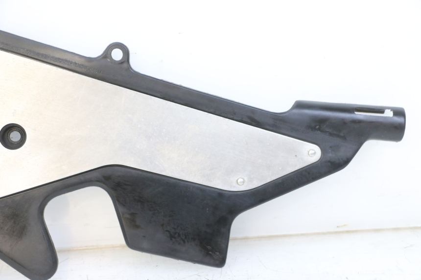 photo de LEFT SIDE FRAME COVER HONDA CBR F 1000 (1993 - 1996)