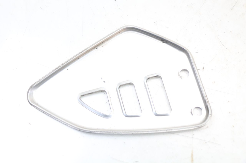 photo de LEFT SIDE FRAME COVER SUZUKI SV S 650 (1999 - 2002)