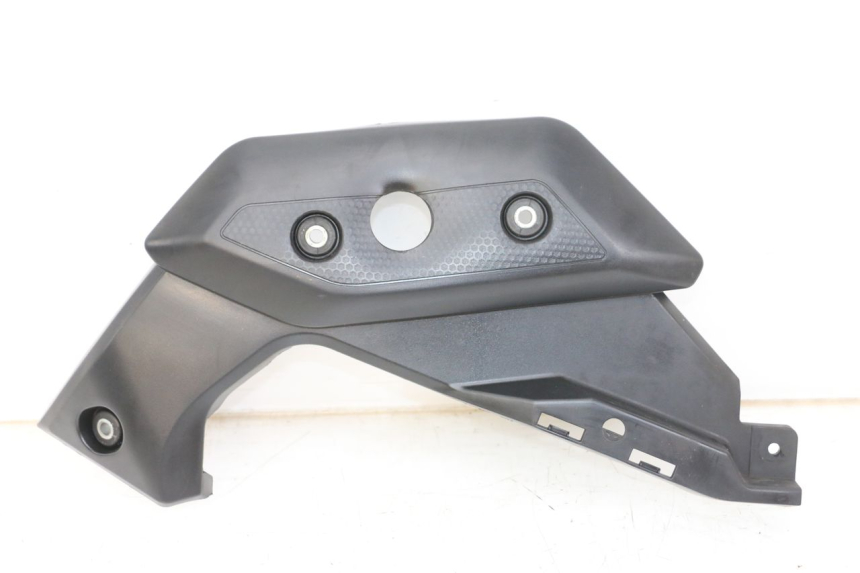 photo de LEFT SIDE FRAME COVER YAMAHA XJ6 ABS 600 (2008 - 2016)