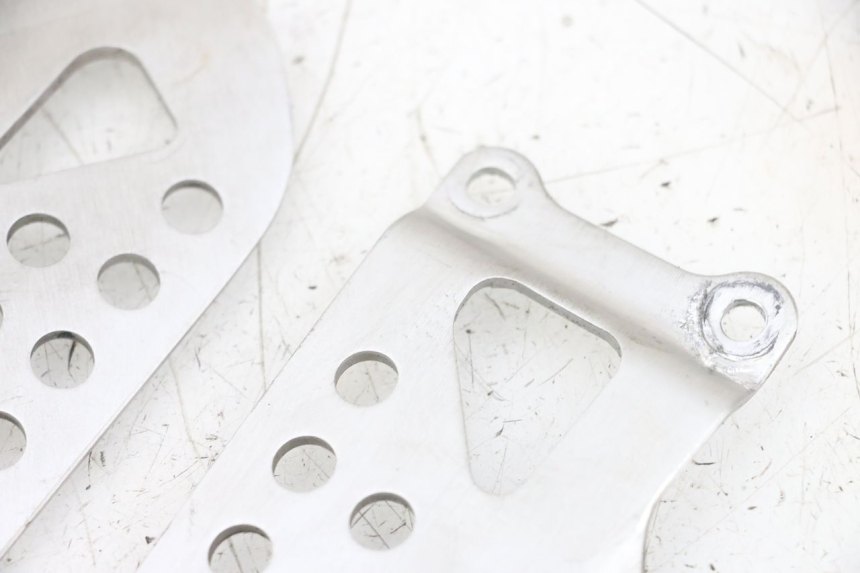 photo de FRAME COVER SUZUKI GSXR GSX-R 1000 (2003 - 2004) - Technical close-up