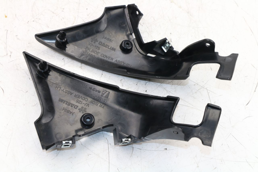 photo de SIDE FRAME COVER DAELIM VJ ROADWIN FI 125 (2008 - 2017)