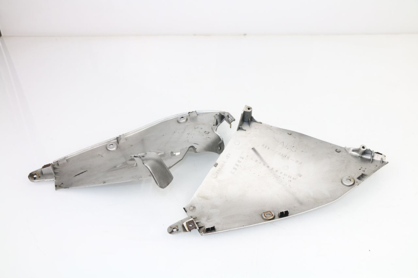 photo de FRAME COVER YAMAHA YZF R THUNDERCAT 600 (1999 - 2003) - Alternative perspective