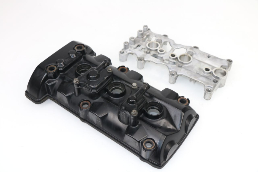 photo de ROCKER COVER TRIUMPH STREET TRIPLE 675 (2007 - 2012)