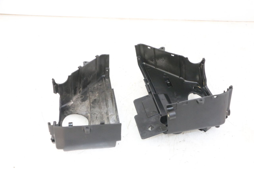 photo de CYLINDER COVER DAELIM BESBI 125 (2007 - 2008)