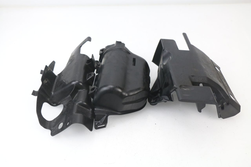 photo de CYLINDER COVER HONDA VFR F 1200 (2010 - 2015)