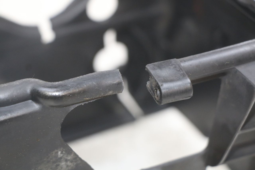 photo de CYLINDER HEAD COVER SYM SYMPHONY 125 (2009 - 2015)