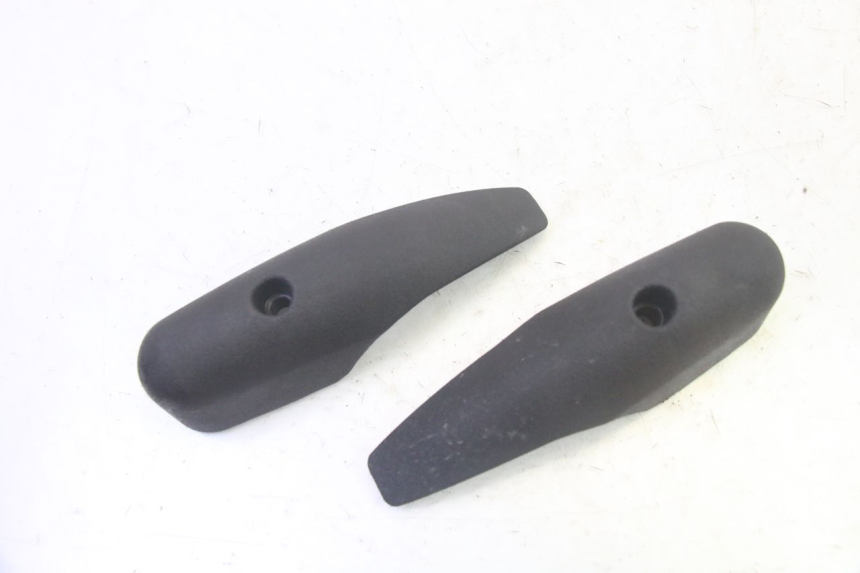 photo de FORK COVER PIAGGIO MP3 RL 250 (2007 - 2010) - Zoom on usage condition