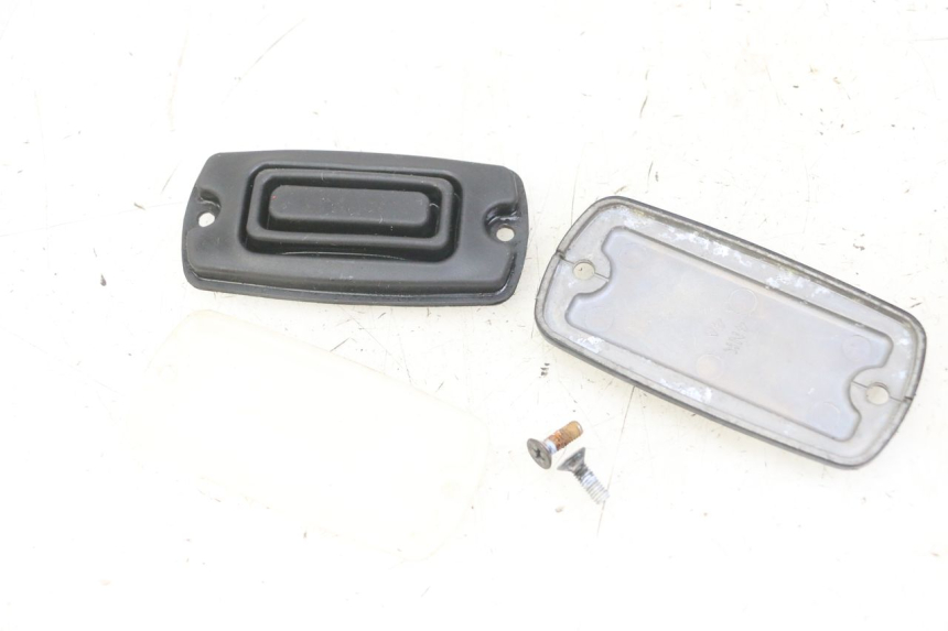 photo de MASTER CYLINDER COVER  HONDA CBF 500 (2004 - 2007)