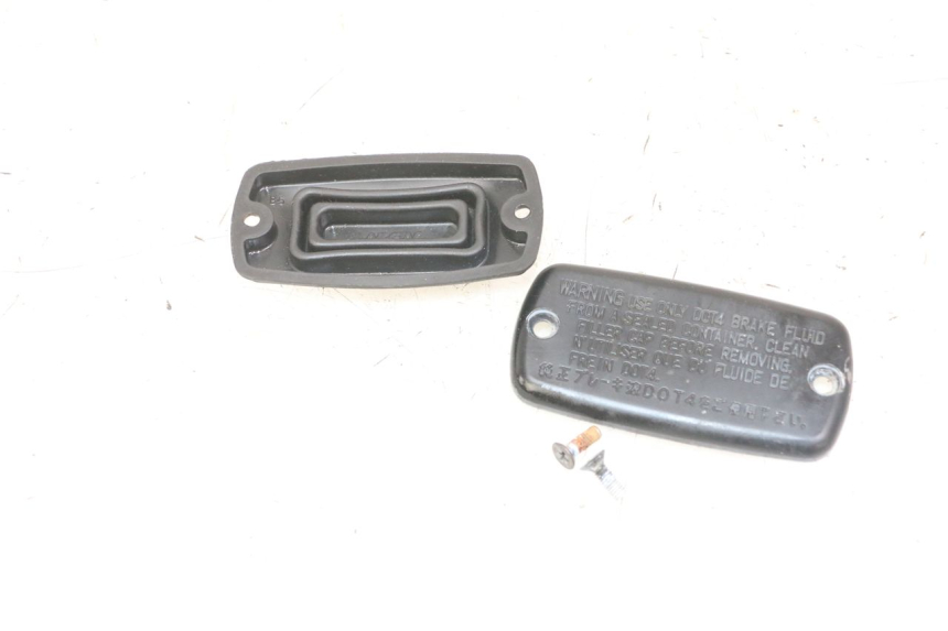 photo de MASTER CYLINDER COVER  HONDA CBF 500 (2004 - 2007)