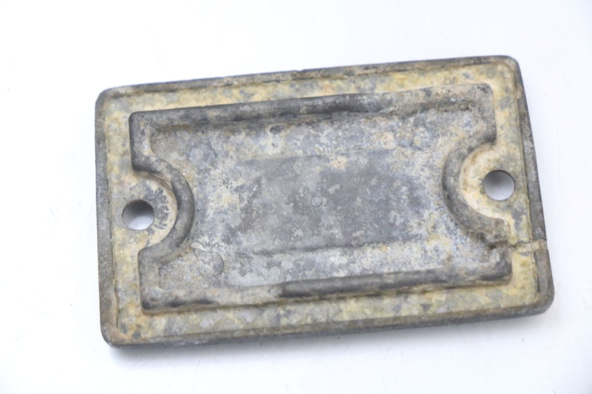 photo de MASTER CYLINDER COVER  YAMAHA DTLC 125 (1982 - 1987)