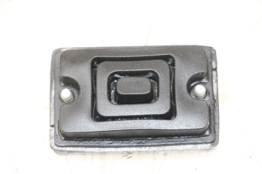 photo de MASTER CYLINDER COVER  GOES WIKI 125 (2010 - 2015)