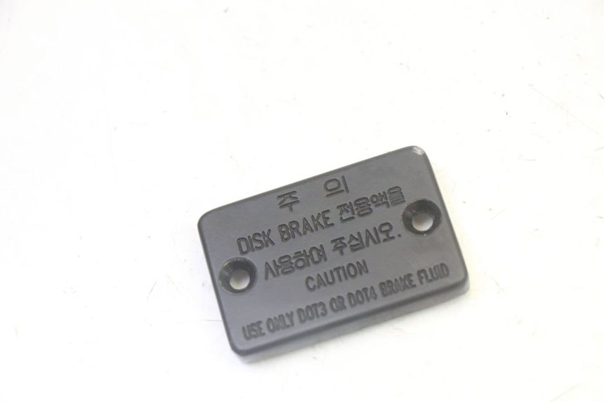photo de MASTER CYLINDER COVER DAELIM HISTORY 125 (2001 - 2002)