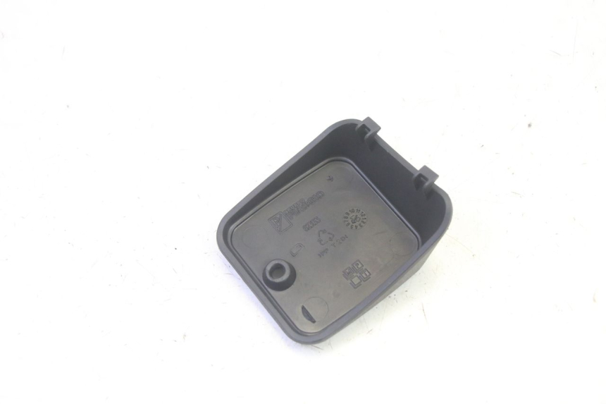 photo de MASTER CYLINDER COVER  PIAGGIO MP3 125 (2006 - 2014)