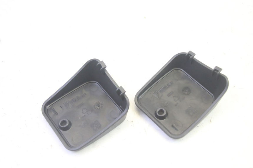 photo de MASTER CYLINDER COVER PIAGGIO MP3 RL 250 (2007 - 2010) - Alternative perspective