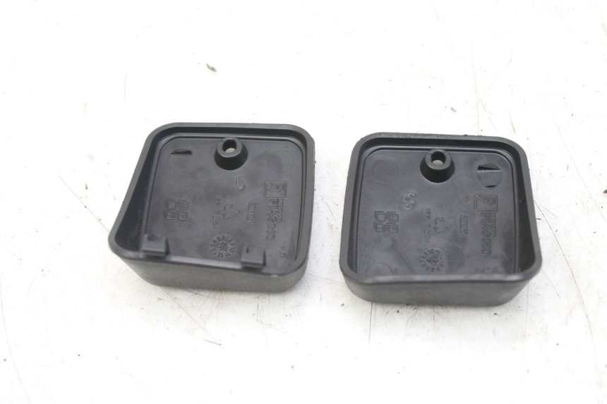 photo de MASTER CYLINDER COVER PIAGGIO MP3 RL 250 (2007 - 2010)