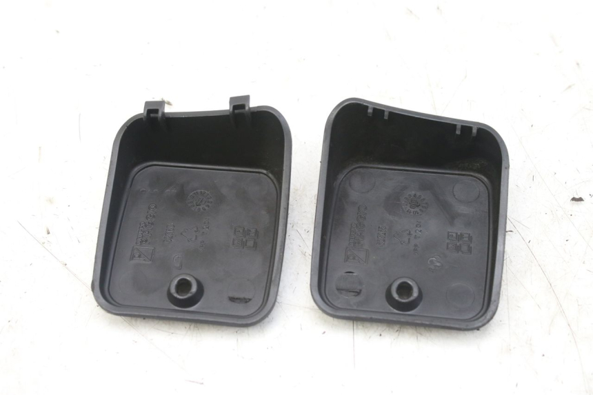 photo de MASTER CYLINDER COVER PIAGGIO MP3 RL 250 (2007 - 2010)