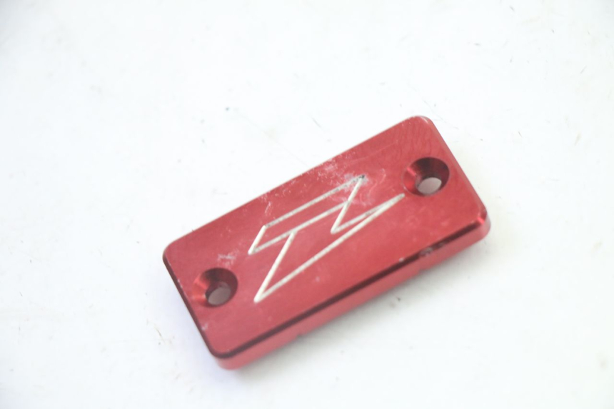 photo de MASTER CYLINDER COVER YAMAHA YZ 125 (1998 - 2005)