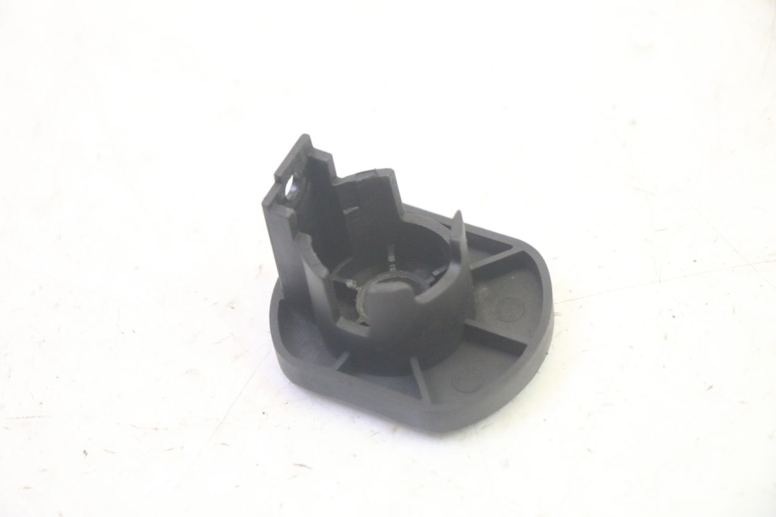 photo de IGNITION SWITCH COVER SYM CROX 4T 50 (2016 - 2023) - Alternative perspective