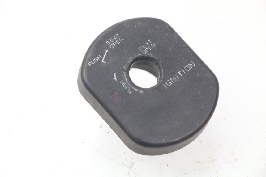 photo de IGNITION SWITCH COVER SYM DD 50 (2005 - 2011)