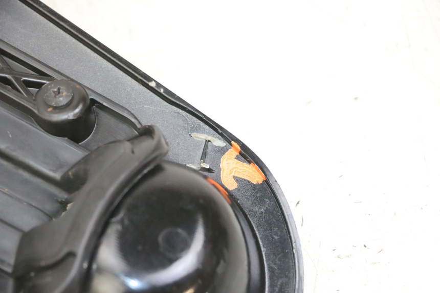 photo de IGNITION SWITCH COVER PIAGGIO IE MP3 YOURBAN 300 (2011 - 2016)