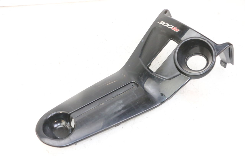photo de IGNITION SWITCH COVER PIAGGIO IE MP3 YOURBAN 300 (2011 - 2016)