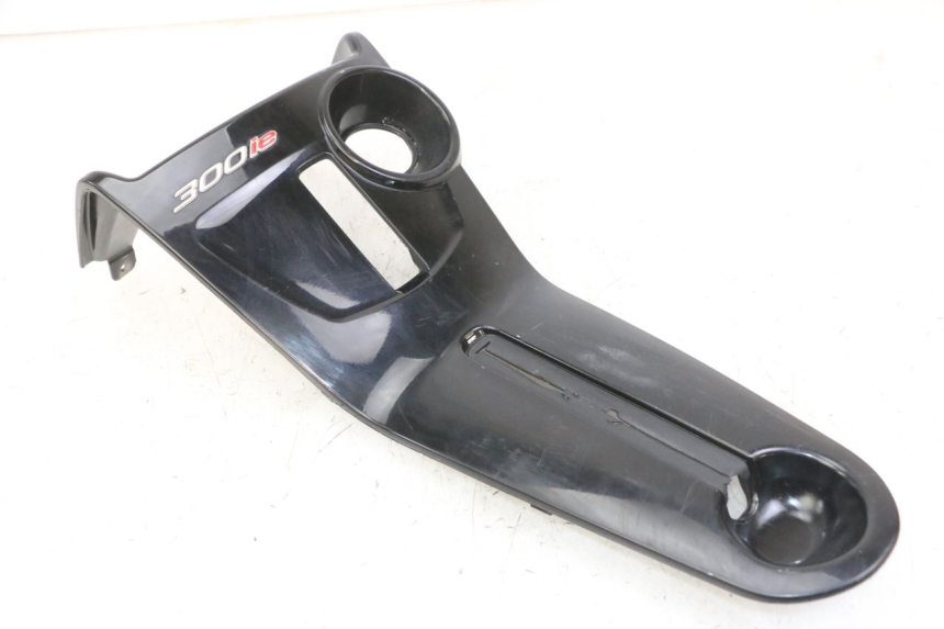 photo de IGNITION SWITCH COVER PIAGGIO IE MP3 YOURBAN 300 (2011 - 2016)