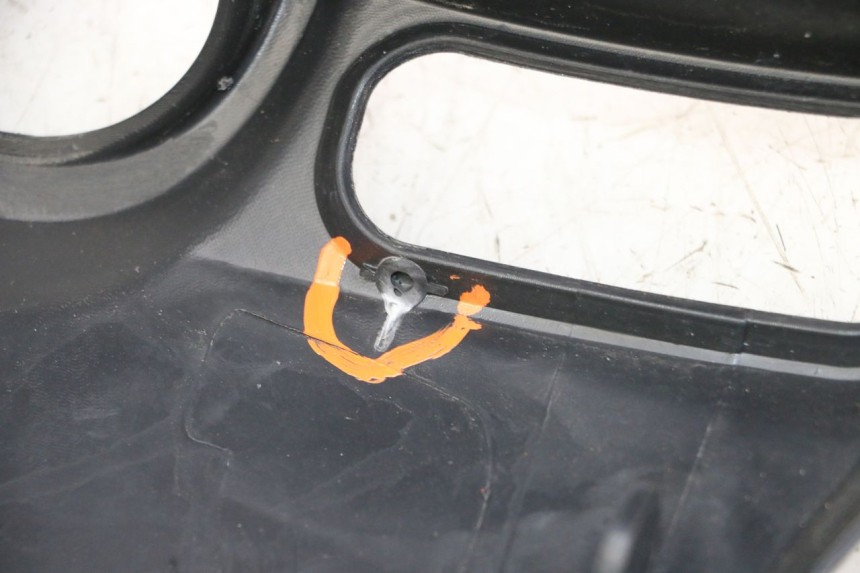 photo de IGNITION SWITCH COVER SYM JOYMAX 125 (2010 - 2017)